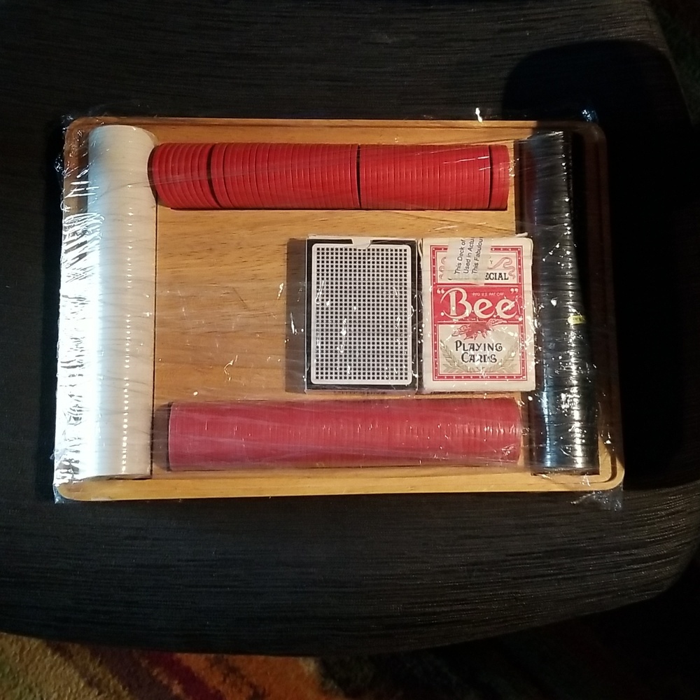 Poker set wood Marlboro base missing top